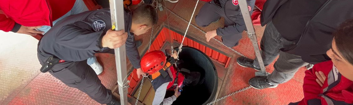 Ardahan Üniversitesi Öğrencilerinden Erzurum’da Uygulamalı Yangın ve Arama Kurtarma Eğitimi